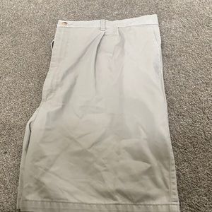 Men’s khaki shorts
